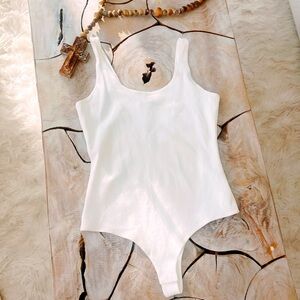 SHINESTAR SNAP CLOSURE WHITE TANK TOP BODY SUIT✨✨